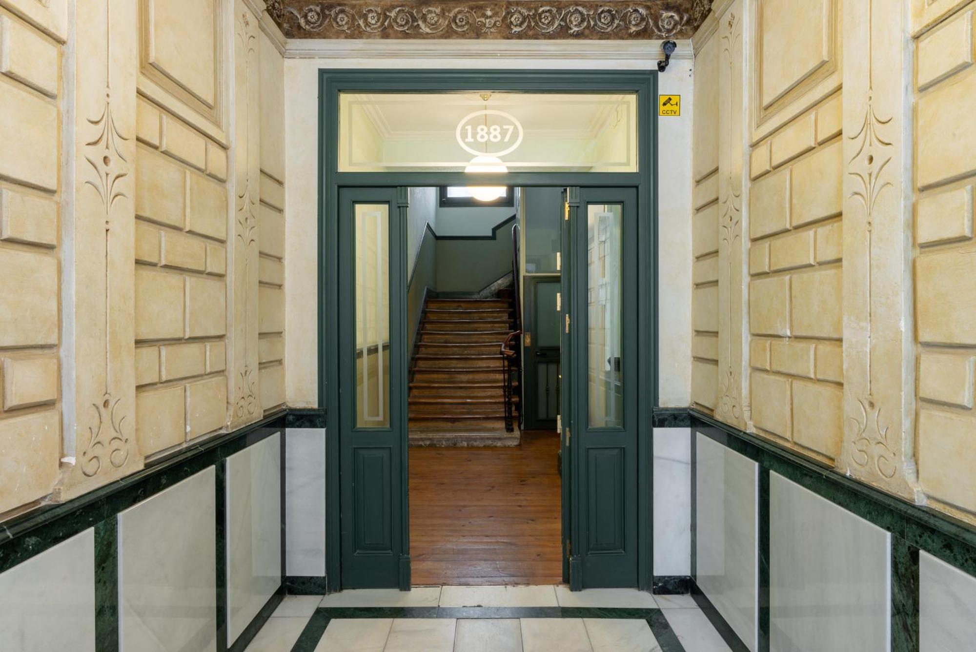 Апарт отель Smartr Madrid Chueca Экстерьер фото